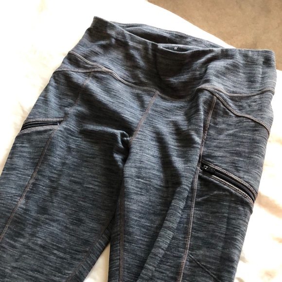 Athleta Women’s M Legging - Picture 3 of 4